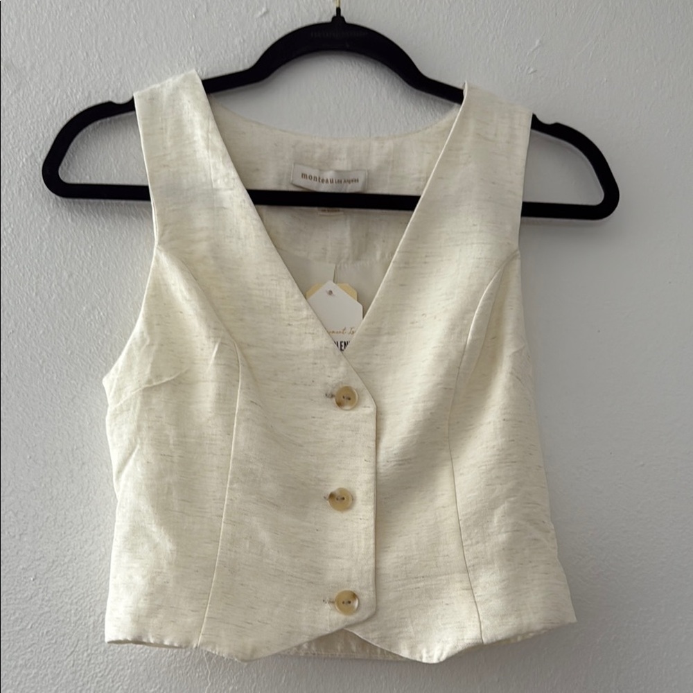 Cream Sleeveless Fitted Blouse